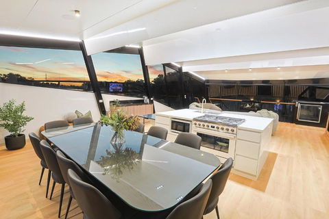All Seasons Houseboats - Holiday Sunshine Coast 3