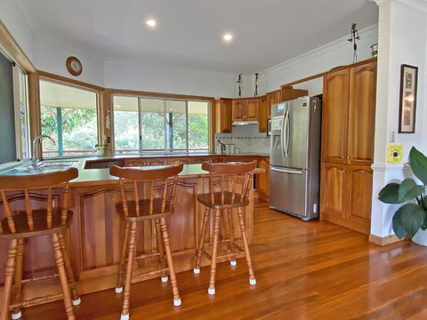 ALLA MARE - Holiday Sunshine Coast 4