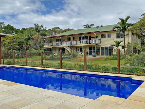 ALLA MARE - Holiday Sunshine Coast 0