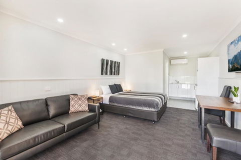 Allara Motor Lodge - Holiday Sunshine Coast 0