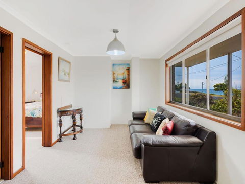 Allawah Beach House - 29 Dalmeny Drive, Kianga - Holiday Sunshine Coast 4