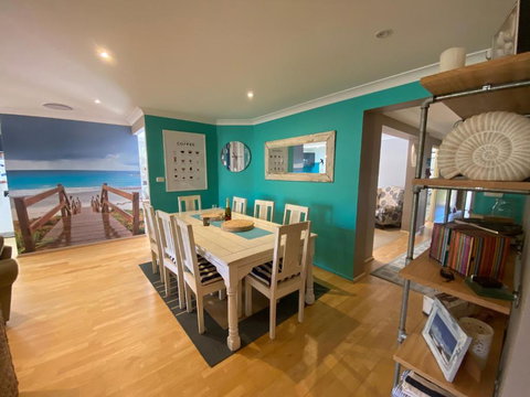 ALLE21 - Barefeet - Sunshine Coast Tourism 2