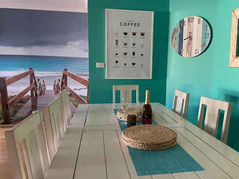 ALLE21 - Barefeet - Sunshine Coast Tourism 4