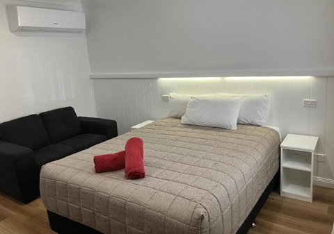 Almond Inn Motel - Holiday Sunshine Coast 3