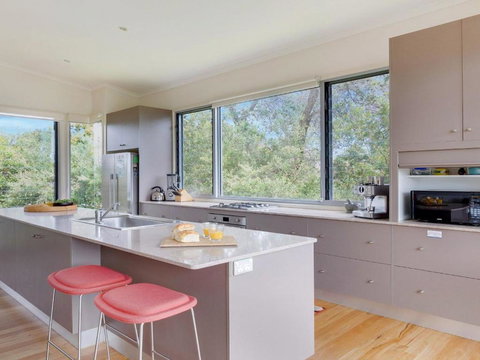 Aloha - Sunshine Coast Tourism 2