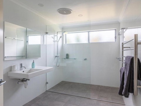 Aloha - Sunshine Coast Tourism 4