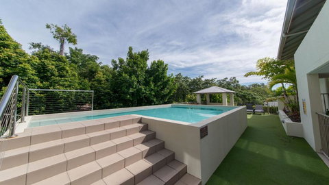 Alpha 8 On Waterson - Airlie Beach - Sunshine Coast Tourism 0