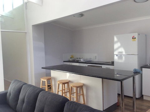 Alpha Centauri Townhouses - Sunshine Coast Tourism 2