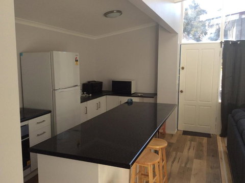 Alpha Centauri Townhouses - Sunshine Coast Tourism 3