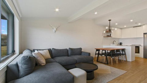 Alpine Heights 9 - Holiday Sunshine Coast 1