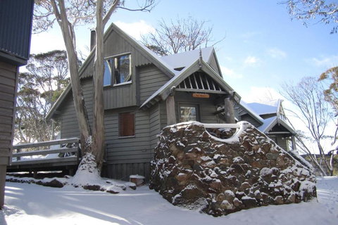 Alps Heimers - Holiday Sunshine Coast 1