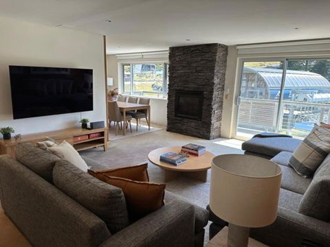 Altitude Apartments - Holiday Sunshine Coast 2