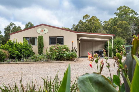 Altona Garden Retreat - Holiday Sunshine Coast 0