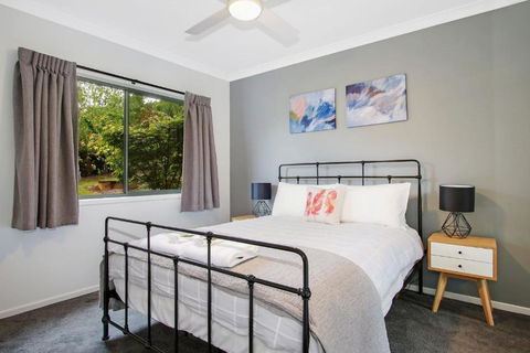 Always Bright - A Bright Escape - Holiday Sunshine Coast 1