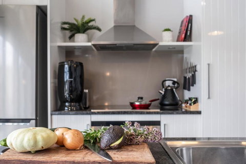 Amaroo 2 - Freycinet Holiday Houses - Holiday Sunshine Coast 3