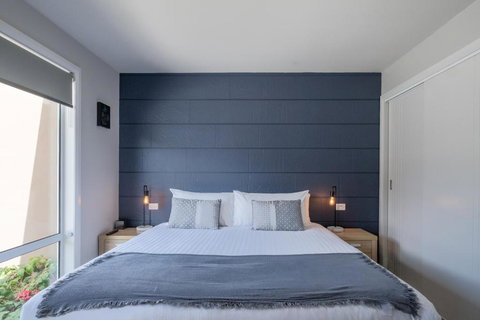 Amaroo 2 - Freycinet Holiday Houses - Holiday Sunshine Coast 4