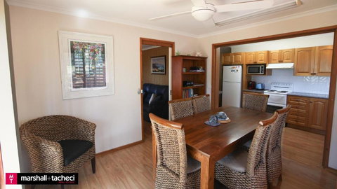 Amaroo Barraga Bay Family Holiday Home Bermagui - Holiday Sunshine Coast 2