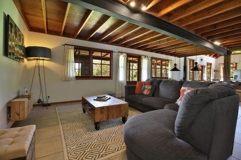 Amaroo House - Glorious Views - Holiday Sunshine Coast 3