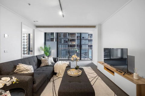 Amaya-Modern Southbank Living-Close To Crown & Yarra River - Holiday Sunshine Coast 0