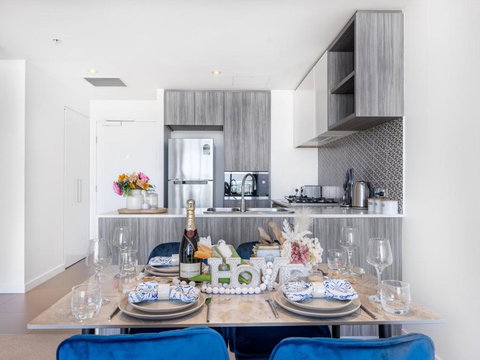 Amazing Cityview Glamourous 2BR Apt W Parkpool - Sunshine Coast Tourism 4