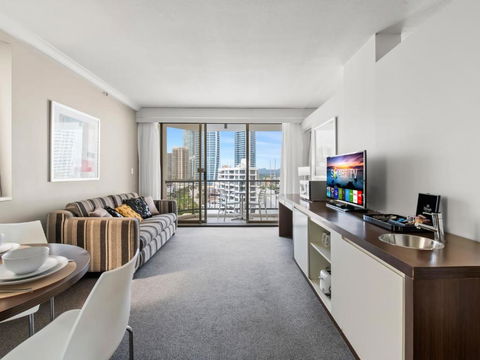 Amazing Suite With Beach Views At Prime Location - Holiday Sunshine Coast 2