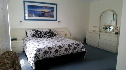 Ambience Apartments Penthouse - Sunshine Coast Tourism 1