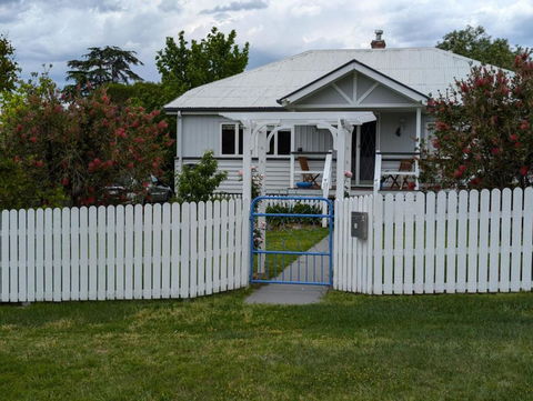 Amiens Cottage. Queenslander, Charming, Central. - Holiday Sunshine Coast 3