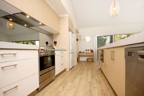 AMIRI AMITY POINT - Holiday Sunshine Coast 2