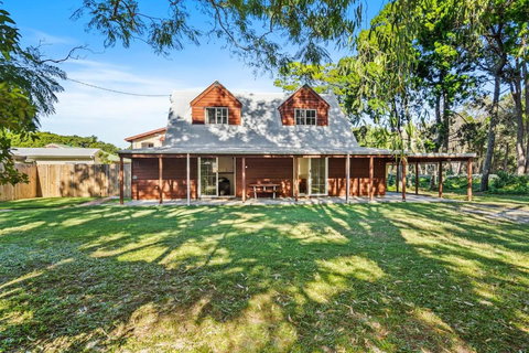 Amity Oasis - Sunshine Coast Tourism 0