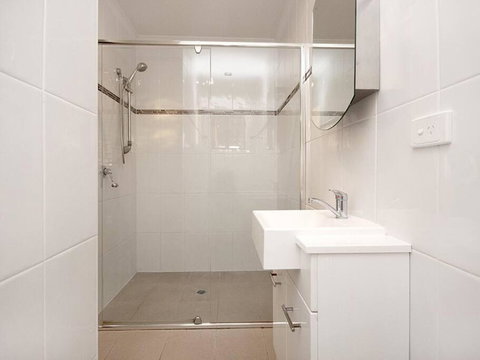 AMITY SHAWS - Sunshine Coast Tourism 3