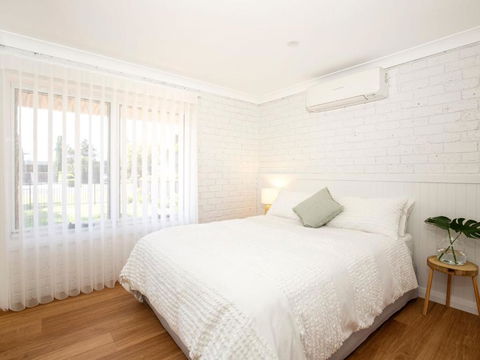 Anacapri - Pet Friendly - Opposite Beach - Fireplace - Holiday Sunshine Coast 4