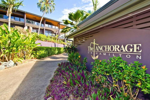 Anchorage 4 & Buggy Hamilton Island - Holiday Sunshine Coast 1