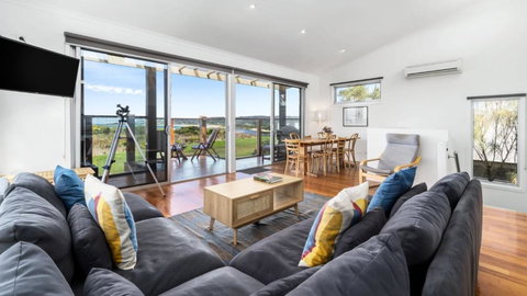 Anchorage - Sunshine Coast Tourism 3