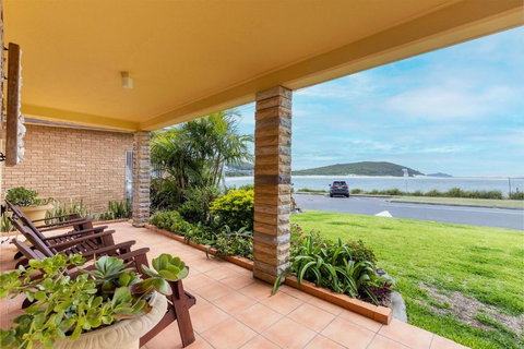 Anchored At Fingal Bay 80 Marine Drive - Holiday Sunshine Coast 0