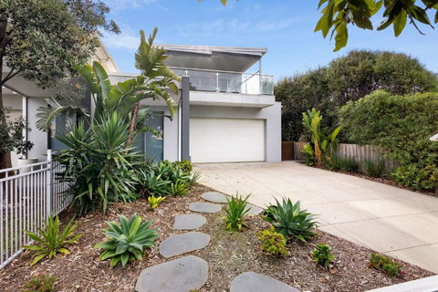 Anderson Pool Premium - Sunshine Coast Tourism 1