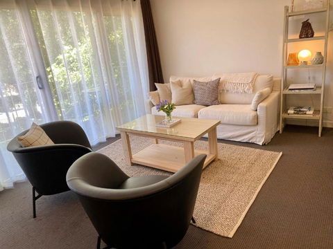Angaston Mews Apartments - Holiday Sunshine Coast 0