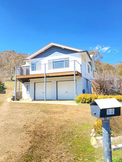 Anglers Reach Lakeside Village - Holiday Sunshine Coast 1