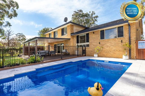 Anglesey - Pet Friendly With Pool & Tennis Court - 4 Mins Walk To Beach - Holiday Sunshine Coast 0