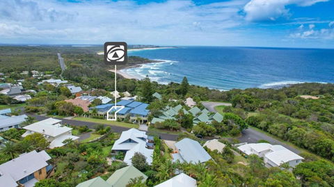 Angourie Blue 3 - Holiday Sunshine Coast 4