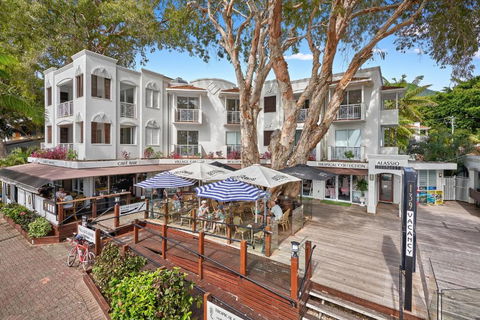 Alassio Absolute Beachfront 201 Palm Cove - Holiday Sunshine Coast 3