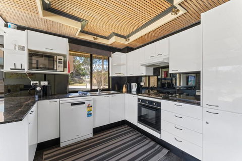 Alpine Mountain View 39 - 3BR L Swimming Pool L Air-Con L WiFi - Holiday Sunshine Coast 2