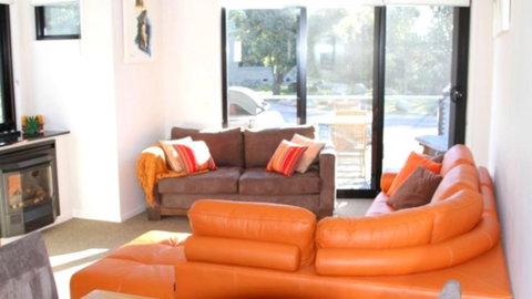 Angala 1 Lovely Woodridge 2-Bedroom Apartment - Holiday Sunshine Coast 3