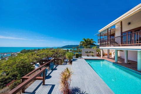 Airlie Beach Seaviews - Holiday Sunshine Coast 2