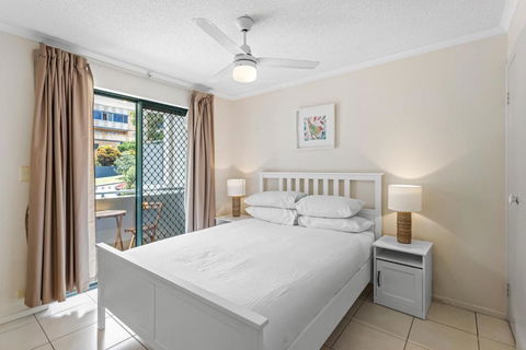 Albion Convenient Hideaway With Parking & Balcony - Holiday Sunshine Coast 1