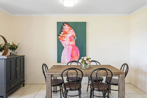 Albion Convenient Hideaway With Parking & Balcony - Holiday Sunshine Coast 3