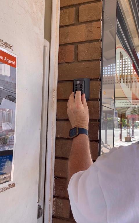 Argent Abode CBD - Sunshine Coast Tourism 3