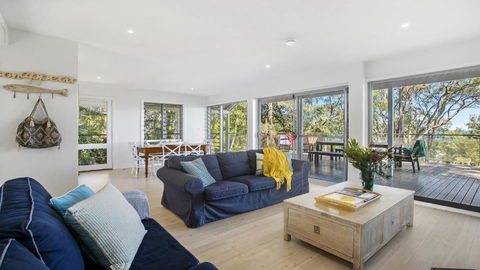 Anthonys Treehouse By The Beach - Holiday Sunshine Coast 1