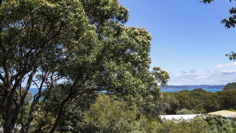 Anthonys Treehouse By The Beach - Holiday Sunshine Coast 2