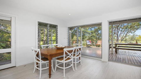 Anthonys Treehouse By The Beach - Holiday Sunshine Coast 3