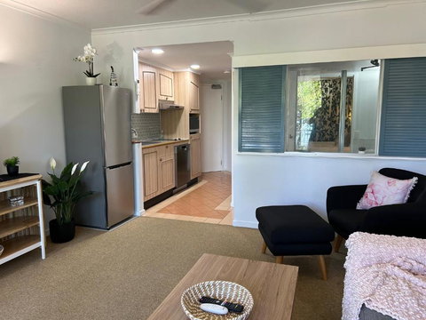 Apartment 12 On Trinity Beach - Sunshine Coast Tourism 1